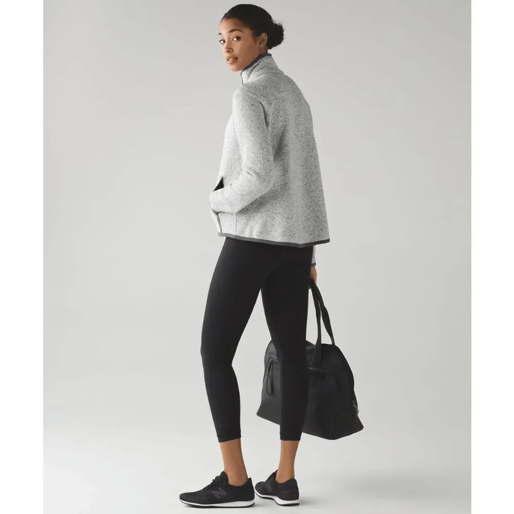 309 EUC Size 2 Lululemon Its Fleecing Cold Zip Up - Picture 2 of 6